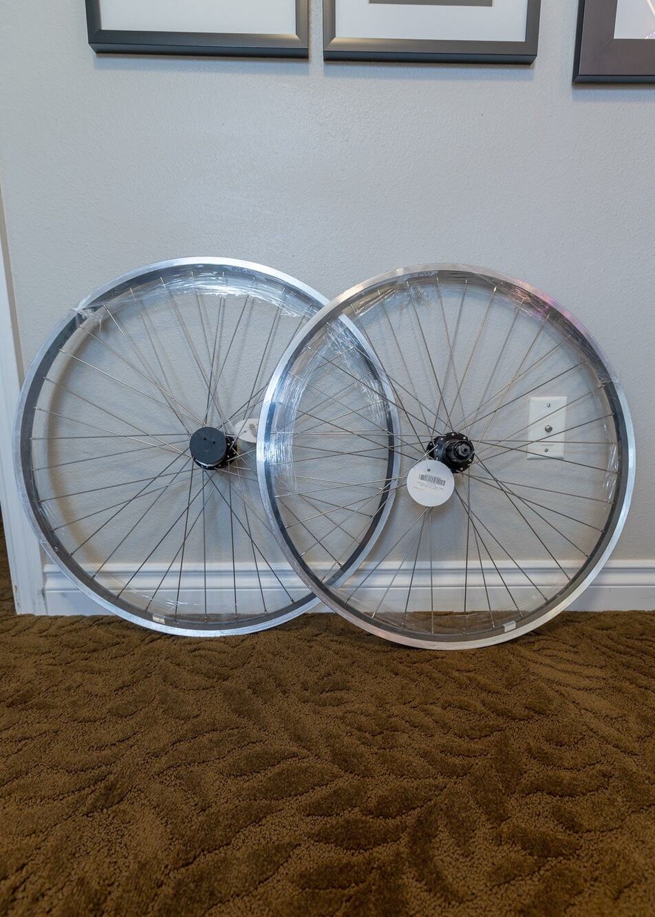 (NWT) Wheel Shop Evo Tour 19 700C Clincher Road Wheelset 25mm Rim Brake Presta